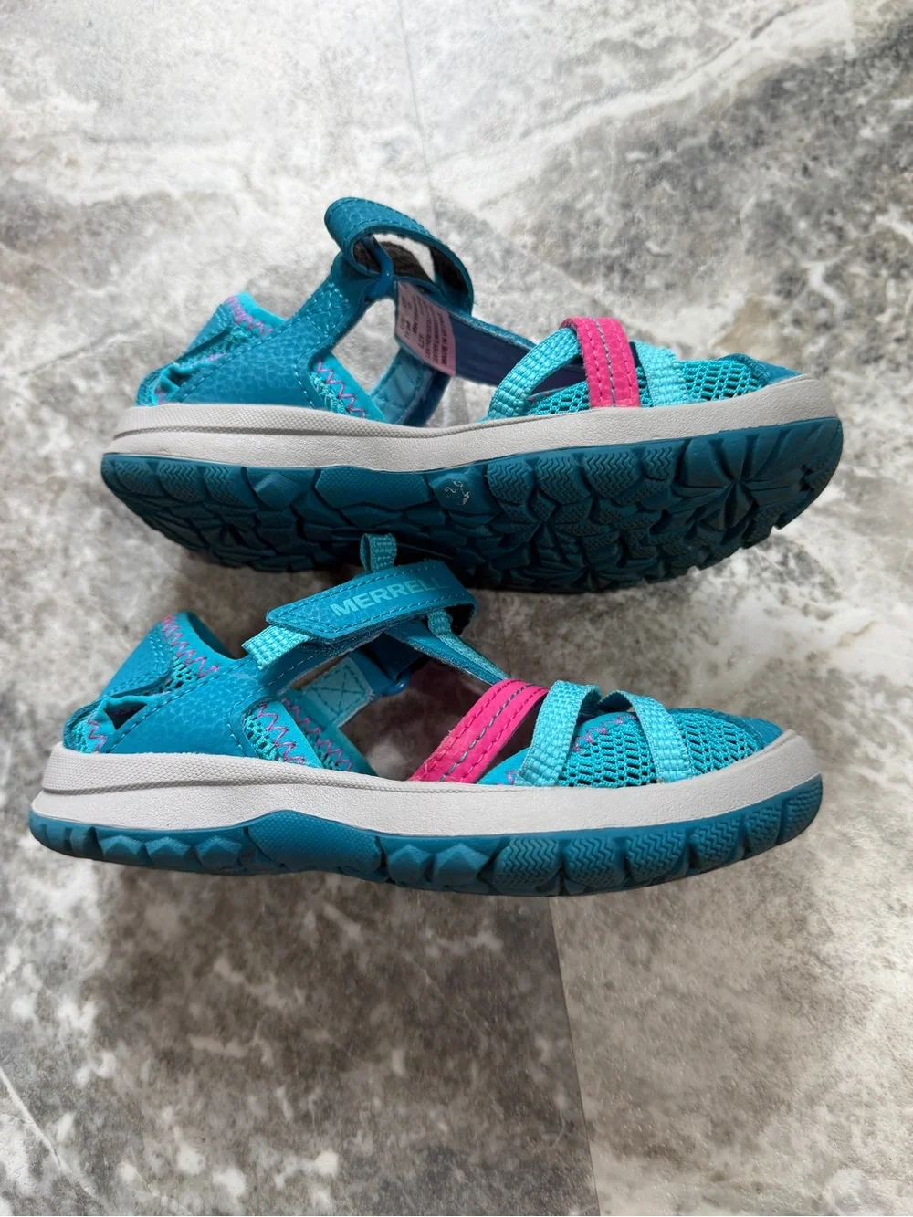 Merrell Girls Size 11 Water Sandals Turquoise Closed Toe Sport Hiking shoes